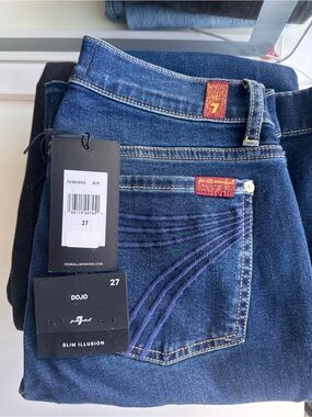 7 For All Mankind Women’s Blue Slim Illusion Dojo Jeans - size 27